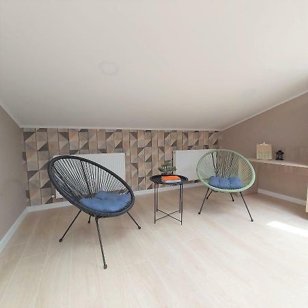 Two-Bedroom Apartment Near Forum Львов Экстерьер фото