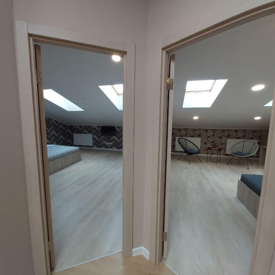 Two-Bedroom Apartment Near Forum Львов Экстерьер фото